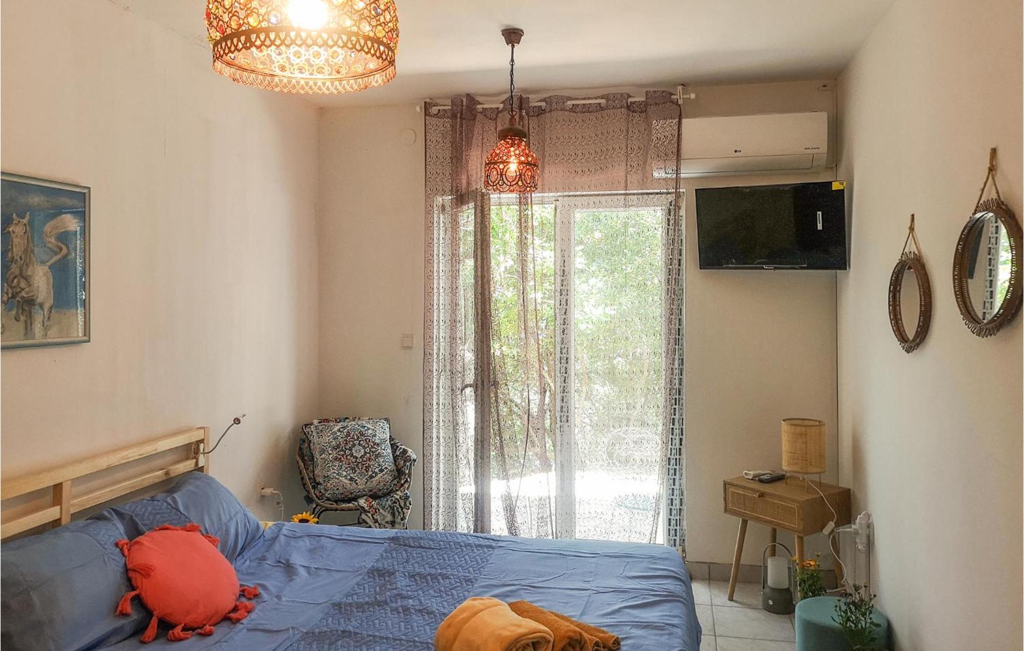 Pet Friendly Apartment In Novalja With Kitchen Exterior photo