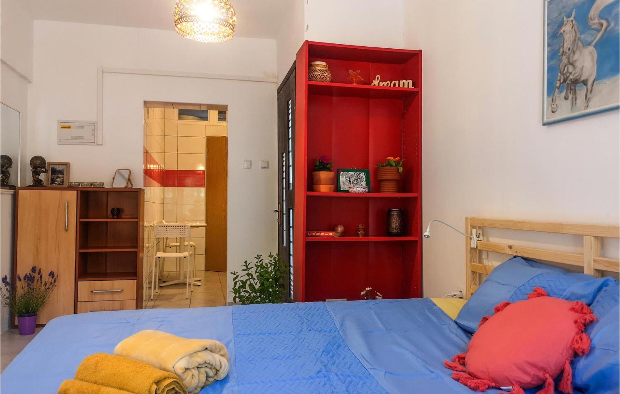 Pet Friendly Apartment In Novalja With Kitchen Exterior photo