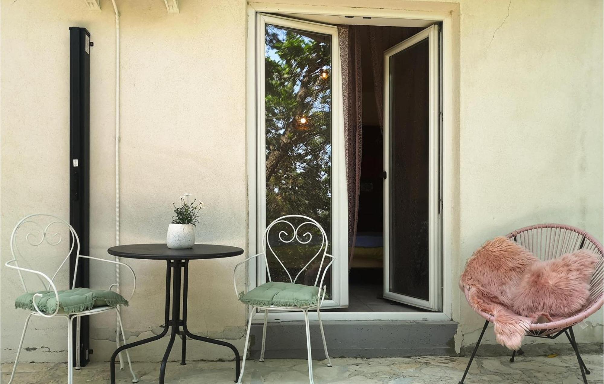 Pet Friendly Apartment In Novalja With Kitchen Exterior photo
